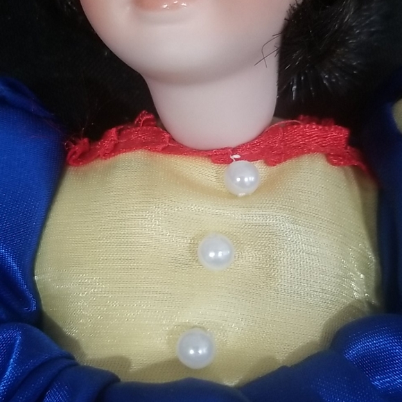 Seymour Mann Story Book Collection Snow White Doll - Picture 12 of 13